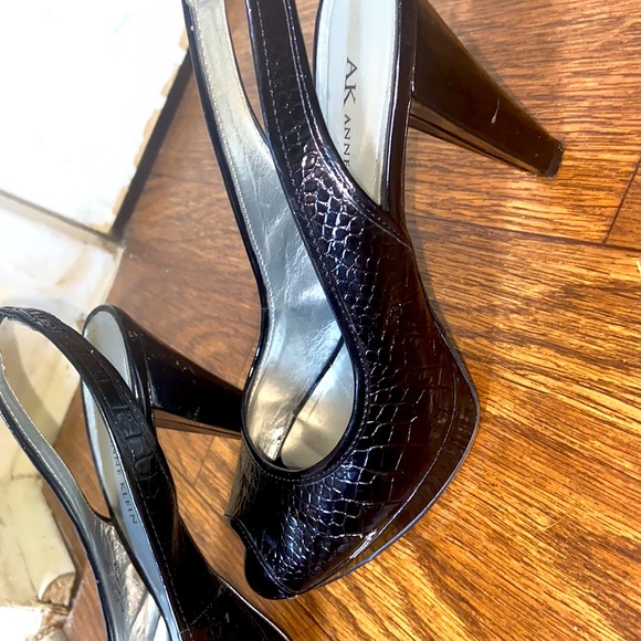 Black heels size 7 - Picture 3 of 3